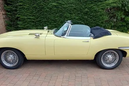 Series 2 roadster 1969 in pale primrose