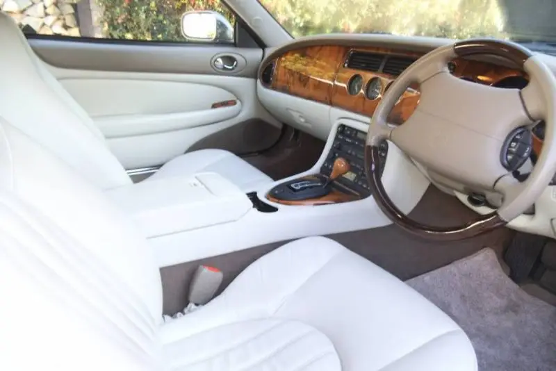 XK8 coupe 4Lt. 2000
